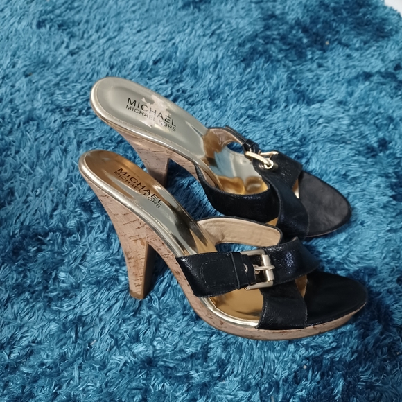 Michael Kors sandals - Picture 2 of 5